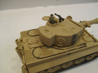 Vintage 1997 GTI Toy Plastic Military WWII German Tank W/Soldiers Near 3