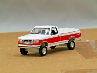 Dcp/greenlight Custom Lifted 1992 White/red Ford F150 Pick Up Truck 1/64.