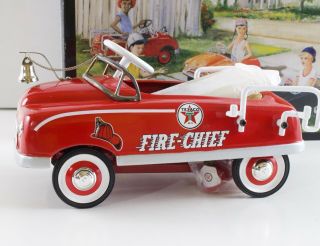 Crown Premiums 1948 Texaco Fire Chief 48 Bmc Pedal Car Die - Cast Bank