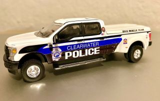 1/64 Custom Greenlight Ford F - 350 Duty Dually Clearwater Police