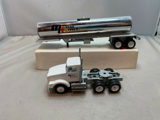 Winross Montgomery Tank Lines Tractor Truck With Tanker Trailer 1/64 Diecast