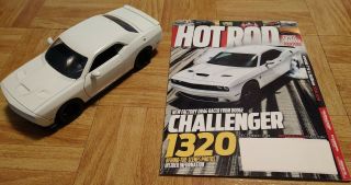 Jada Dodge Challenger Hellcat Srt 1:24 Scale Diecast White Hot Rod 1320 2018