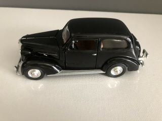 National Motor Museum 1939 Chevy Master Deluxe Town Sedan DieCast Black Car 1:32 3