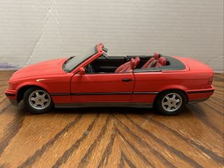 Maisto 1993 Bmw 325i Convertible Red 1/18 Scale Diecast Model
