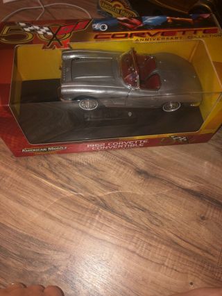 1:18 American Muscle/ertl 1962 Corvette Convertible - Issues Read