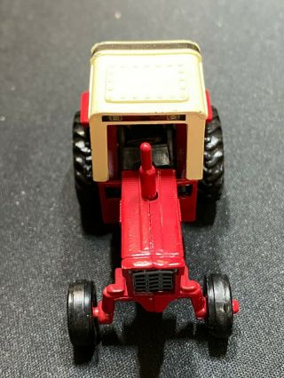 International Harvester 1086 Red Tractor 1:64 Scale