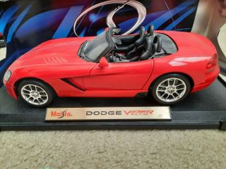 Dodge Viper Srt - 10 Diecast Motor Max Maisto 1:18