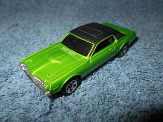 2001 Hot Wheels 1968 Mercury Cougar 1:64 Green Diecast Car W/ Black Roof -