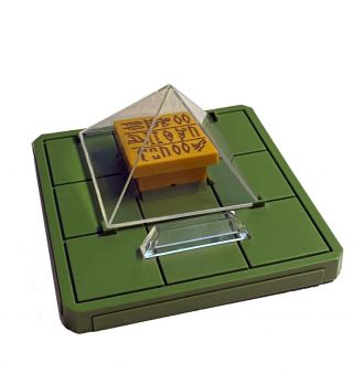 Tenyo Crystal Pyramid (t - 165) By Tomoyuki Shimomura / Collectible Tenyo Magic