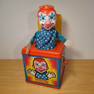 Vintage 1976 Mattel Jack In The Box Wind Up Musical Clown Toy 5.  5 " X 5.  5 " Retro