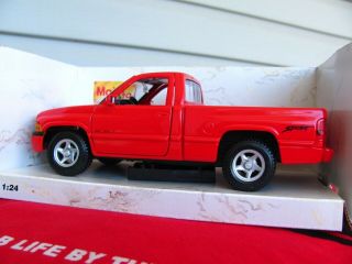 Red 1995 Dodge Ram 1500 Sport Pickup 1:26 Scale Die Cast By Maisto