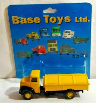 Base Toys Ltd 1:76 Scale Leyland Comet 2 - Axle Refuse Truck - Yellow - Co - 05