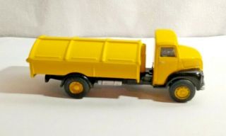 BASE TOYS LTD 1:76 SCALE LEYLAND COMET 2 - AXLE REFUSE TRUCK - YELLOW - CO - 05 3