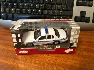 Welly Auto Club Friction Motor 1/43 Scale Ford Crown Victoria - Chicago Police