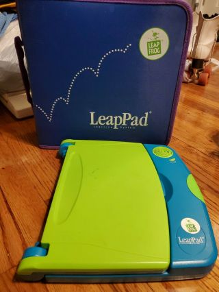 Leap Frog Leappad Learning System With 8 Books 1 Game And Zipper Case.