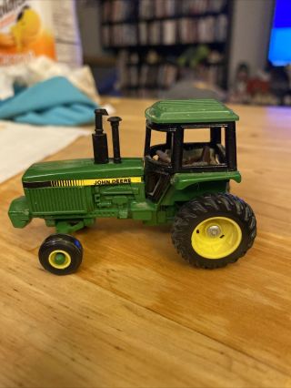 Ertl John Deere 1:64 Scale Tractor With Cab Green Farm Toy