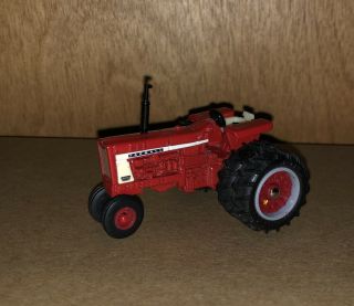 1/64 Scale Custom Farmall 806 Narrow Front With Duals