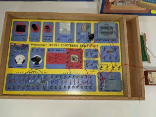 VINTAGE TANDY SCIENCE FAIR 100 in 1 ELECTRONIC PROJECT KIT 2