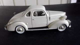 1/32 scale 1938 Chevrolet Master Deluxe Business Coupe for display only 3