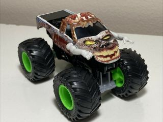 Zombie - Hot Wheels Monster Jam 1:64 Scale Die - Cast Truck