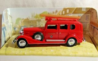 MATCHBOX MODELS OF YESTERYEAR 1:46 SCALE 1933 CADILLAC FIRE ENGINE - Y - 61 2
