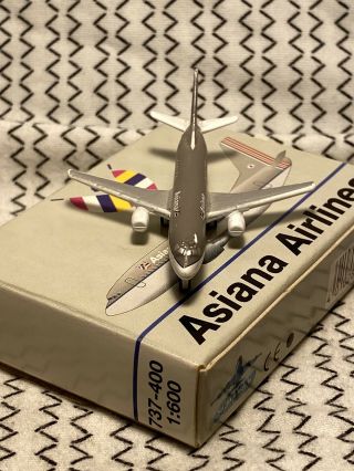 Schabak Boeing 737 - 48e Asiana Airlines In 1:600 Scale