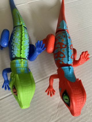 Robo Alive Lurking Lizard Battery - Powered Robotic Toy (Red And Black) 14” 2