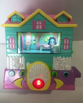 Mattel Pixel Chix Babysitter Blue House Pink Roof Interactive