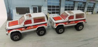 Set Of 2 1987 Matchbox Ford Bronco Ii Trucks 4x4 Mb187 Macau (white 1:57) Cars
