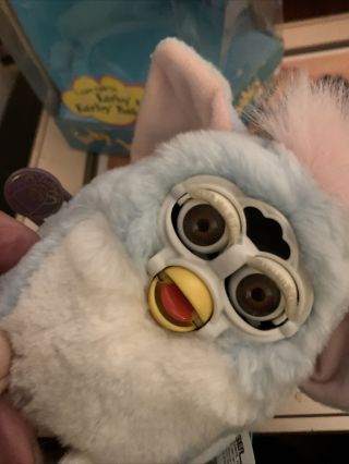 ONE Tiger Furby Babies 70 - 940 White - Pink Ears - Purple Eyes Tags 1999 2