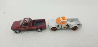 Set Of 2 Hot Wheels Volkswagen Vw Caddy Pick - Up Trucks Cars - White & Maroon Red