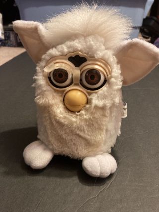 Furby 1998 Tiger Electronics White Hair Pink Ears Model 70 - 800.