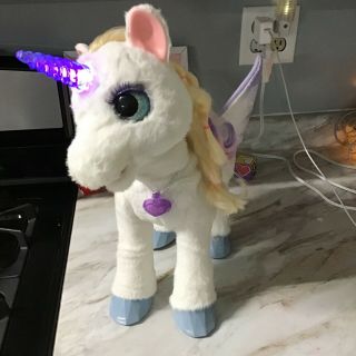 Hasbro FurReal Friends Star Lily My Magical Unicorn Interactive Light Up 2