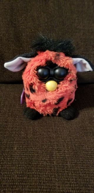 1999 Tiger Electronic Furby Interactive Toy Red W/ Black Spots.