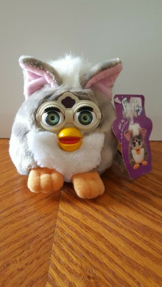 Furby Buddies 1999 " Like Up " Gray & White With Tag And Green Eyes