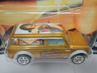 Hot Wheels DC Wonder Woman ' 67 Austin Mini Van Real Riders 3