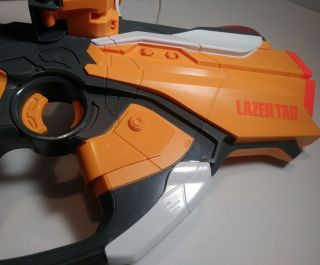 Hasbro NERF Lazer Tag Guns Blaster w/iPod iPhone Dock Orange/Yellow batt include 3