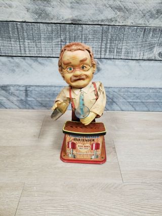 Vintage Battery Operated Charlie Weaver Bartender Tin Toy B2