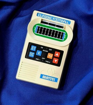 Mattel 2000 Classic Football Electronic Handheld Game Great Awesome Fun