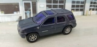Maisto Fresh Metal Ford Escape - 1:64 Die - Cast Dark Blue Suv Car 4 - Door Van