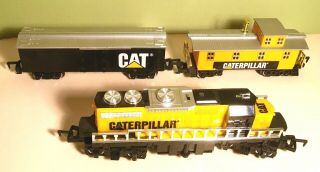 Toy State O Scale Caterpillar Train Locomotive,  Boxcar And Caboose