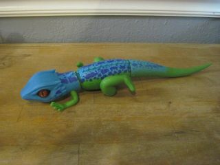 Robo Alive Lurking Lizard Battery Powered Toy Green/blue By Zuru
