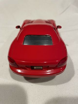Motor Max 2003 Dodge Viper SRT/10 1/24 Scale Die Cast Red With Stand 2