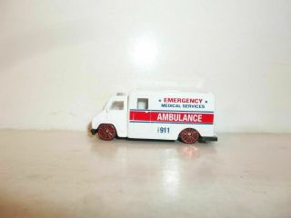 Loose Maisto Fresh Metal 1/64 Scale White Ambulance Emergency Medical Services