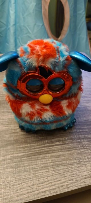 Furby Boom Hasbro Interactive Pet Sweater Edition Red White Blue Voice Inop