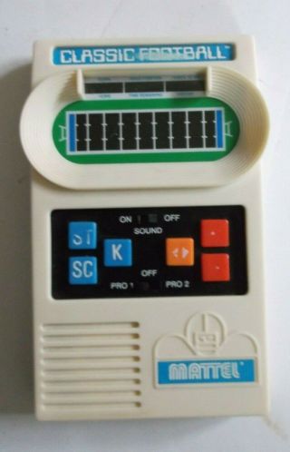 2000 Mattel Classic Football Electronic Handheld Game Great