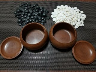Size 30 (8.  0 Mm) - Snow Grade Hyuga - Slate And Shell Go Stones