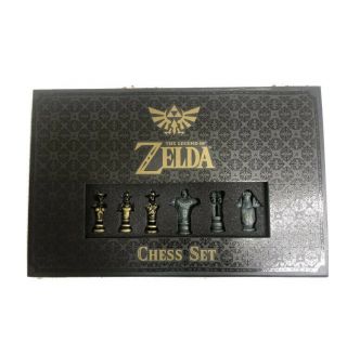 2016 The Legend Of Zelda Chess Set Game Usaopoly Gamestop Exclusive Complete Cib