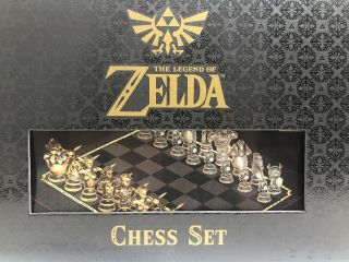 2016 The Legend Of Zelda Chess Set Game Usaopoly