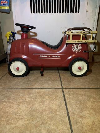 Vintage Radio Flyer Ride - On Fire Engine No 9 Model 909 Red Metal Kids Toy